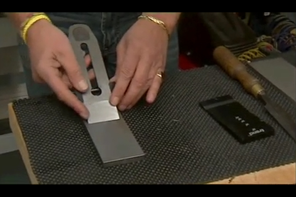 How to Use a Diamond Sharpening Stone